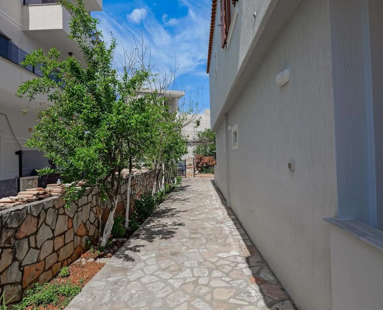 Guesthouse Moonlight Downtown Ksamil 0*,
