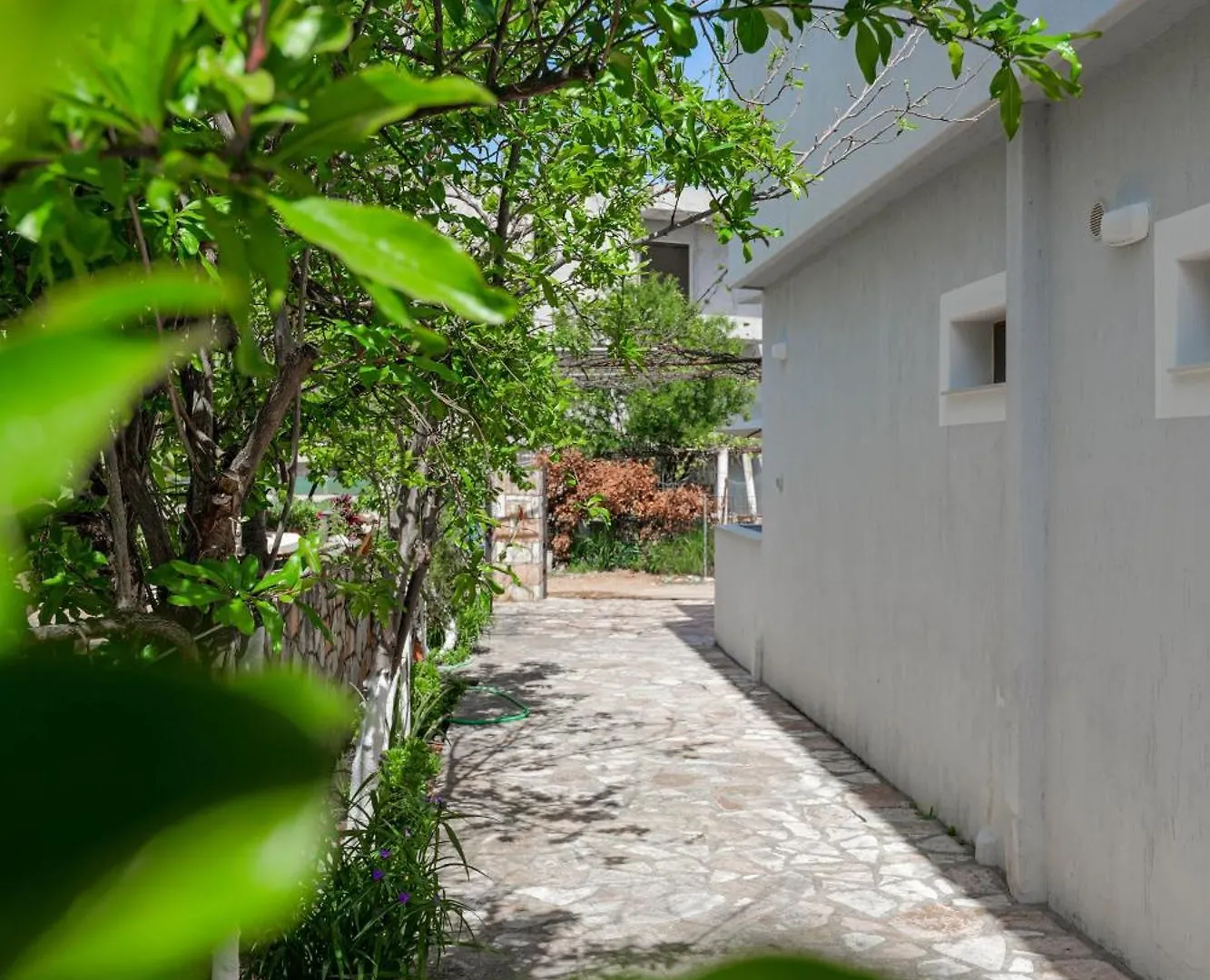 Guesthouse Moonlight Downtown Ksamil Apartment