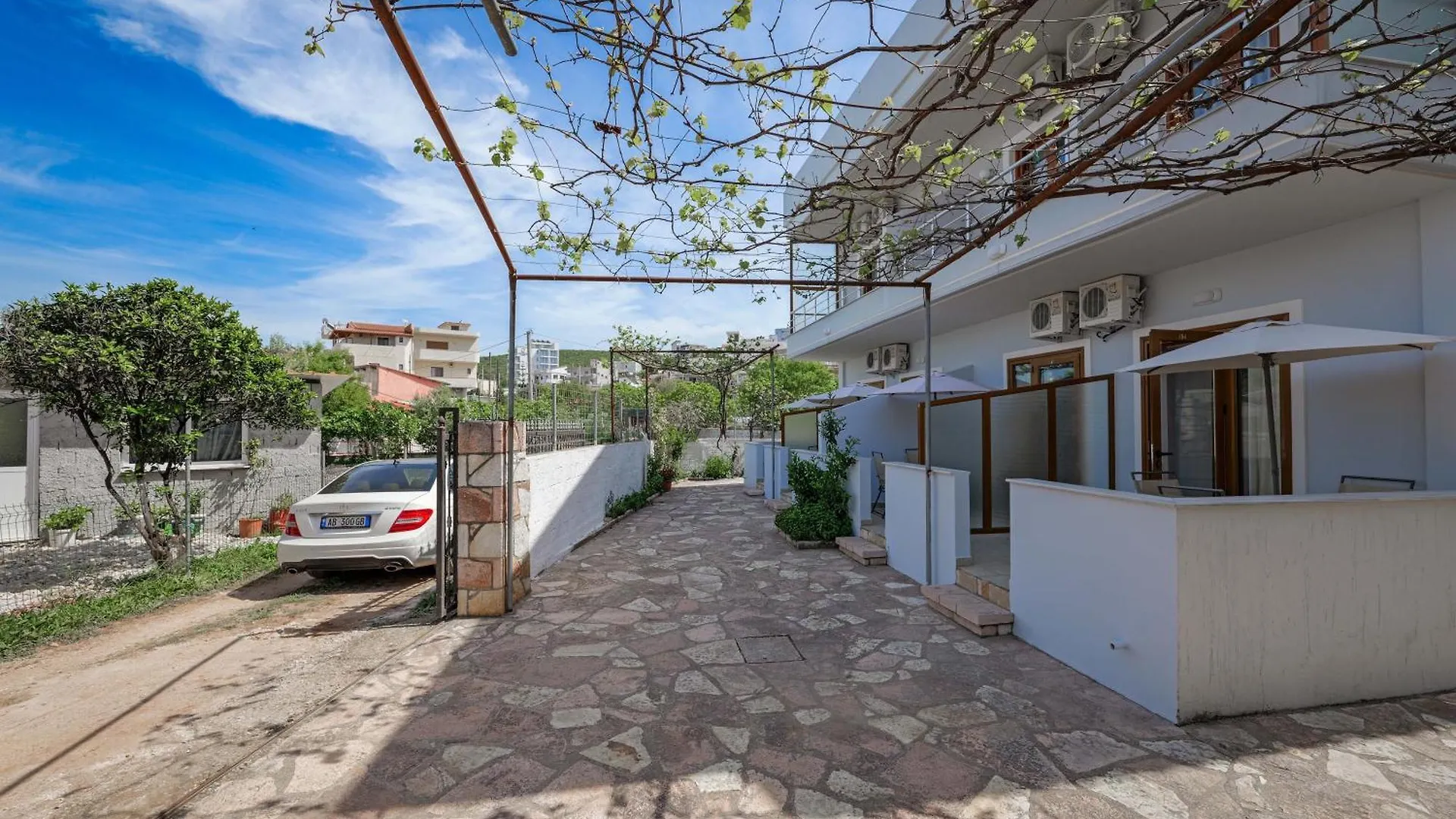 Apartment Guesthouse Moonlight Downtown Ksamil