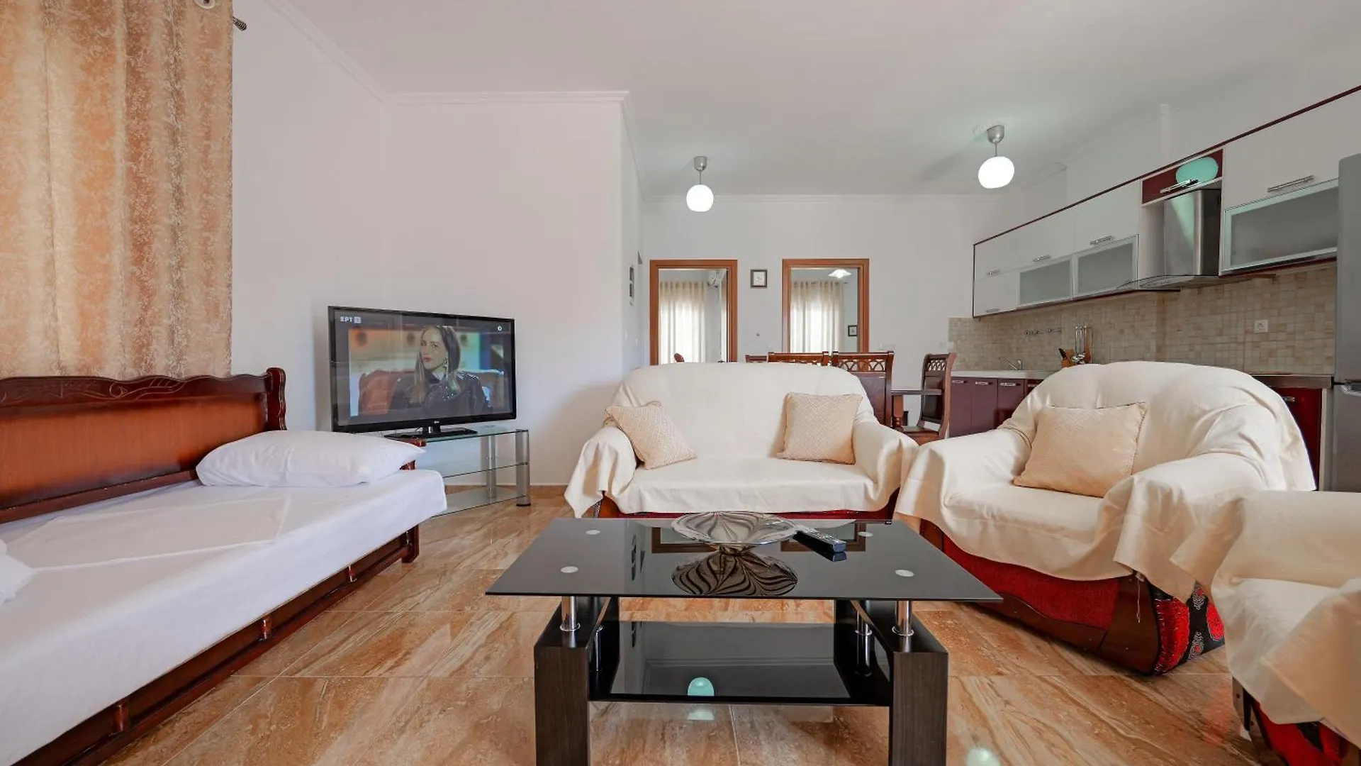 Guesthouse Moonlight Downtown Ksamil Apartment
